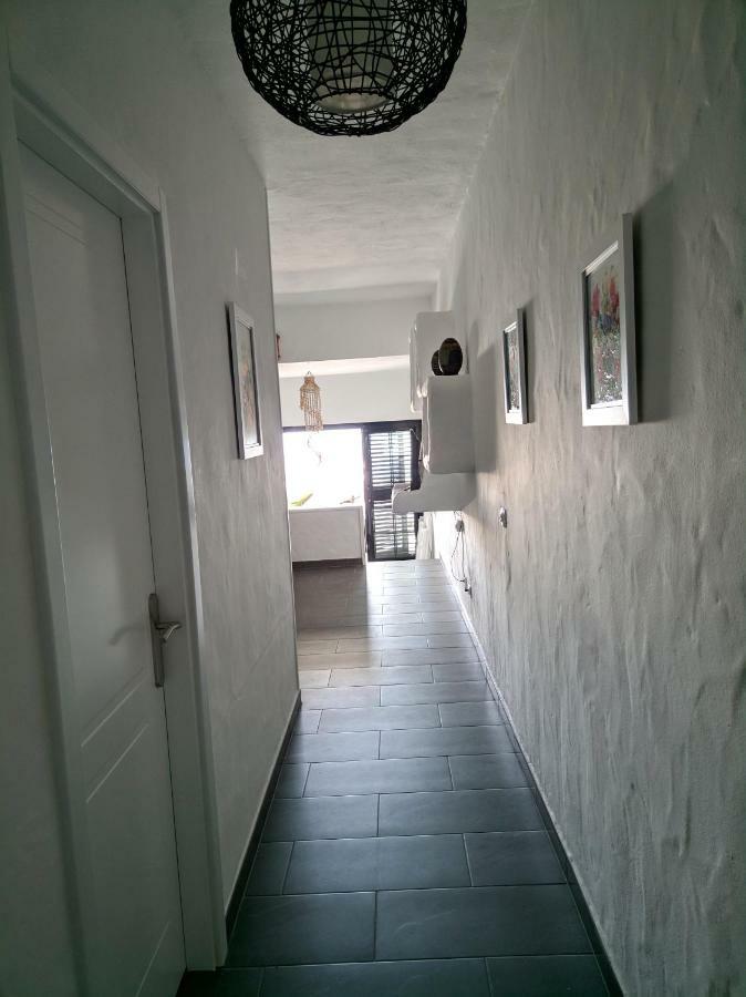 Apartment Ocean Breeze Faro Sardina