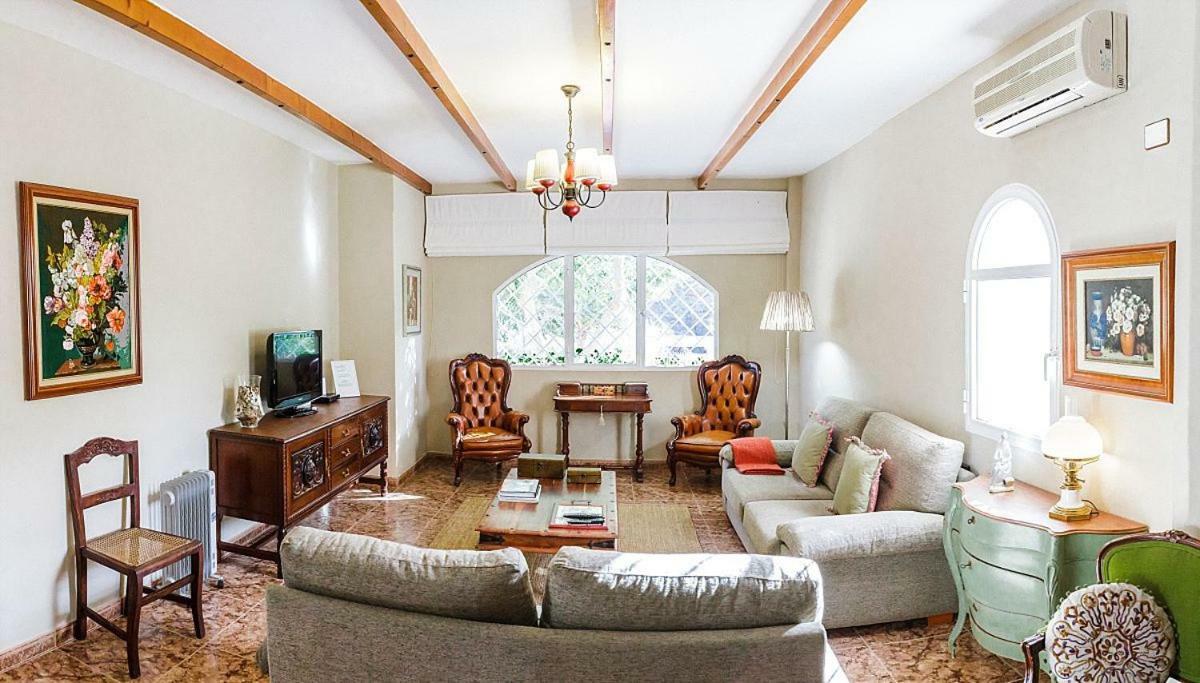 Time To Experience Country house *