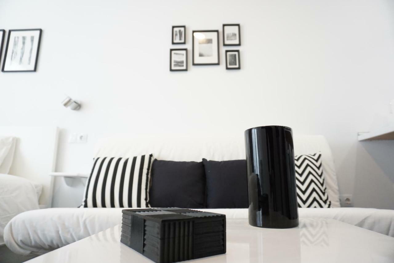 Apartment Black & White Canteras *