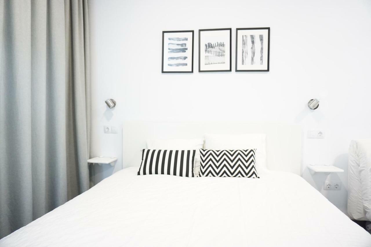 Black & White Canteras