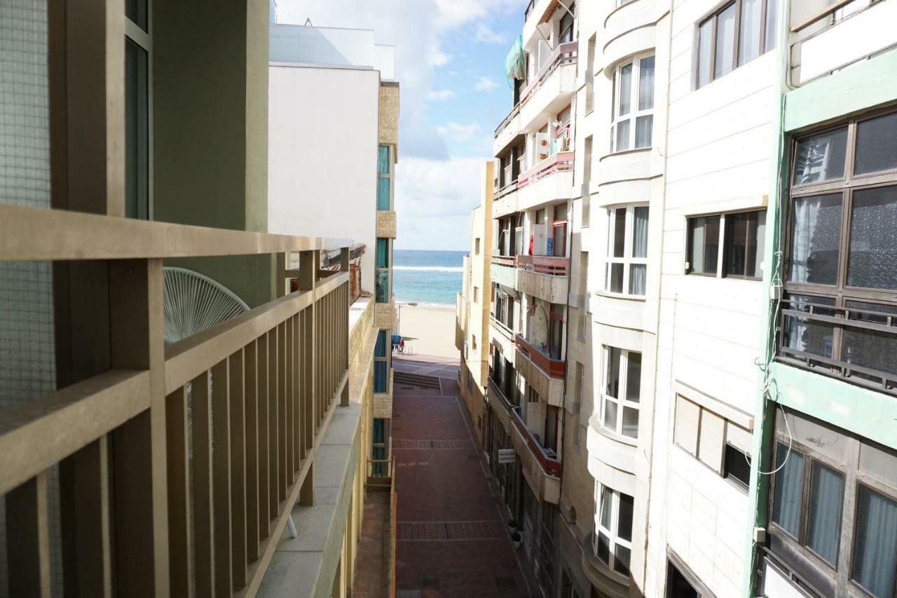 Apartment Black & White Canteras