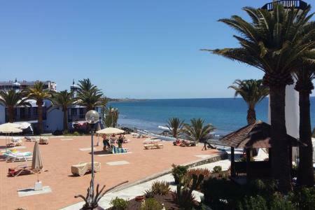 Holiday home Lidia & Paco Two Bedrooms Beachfront