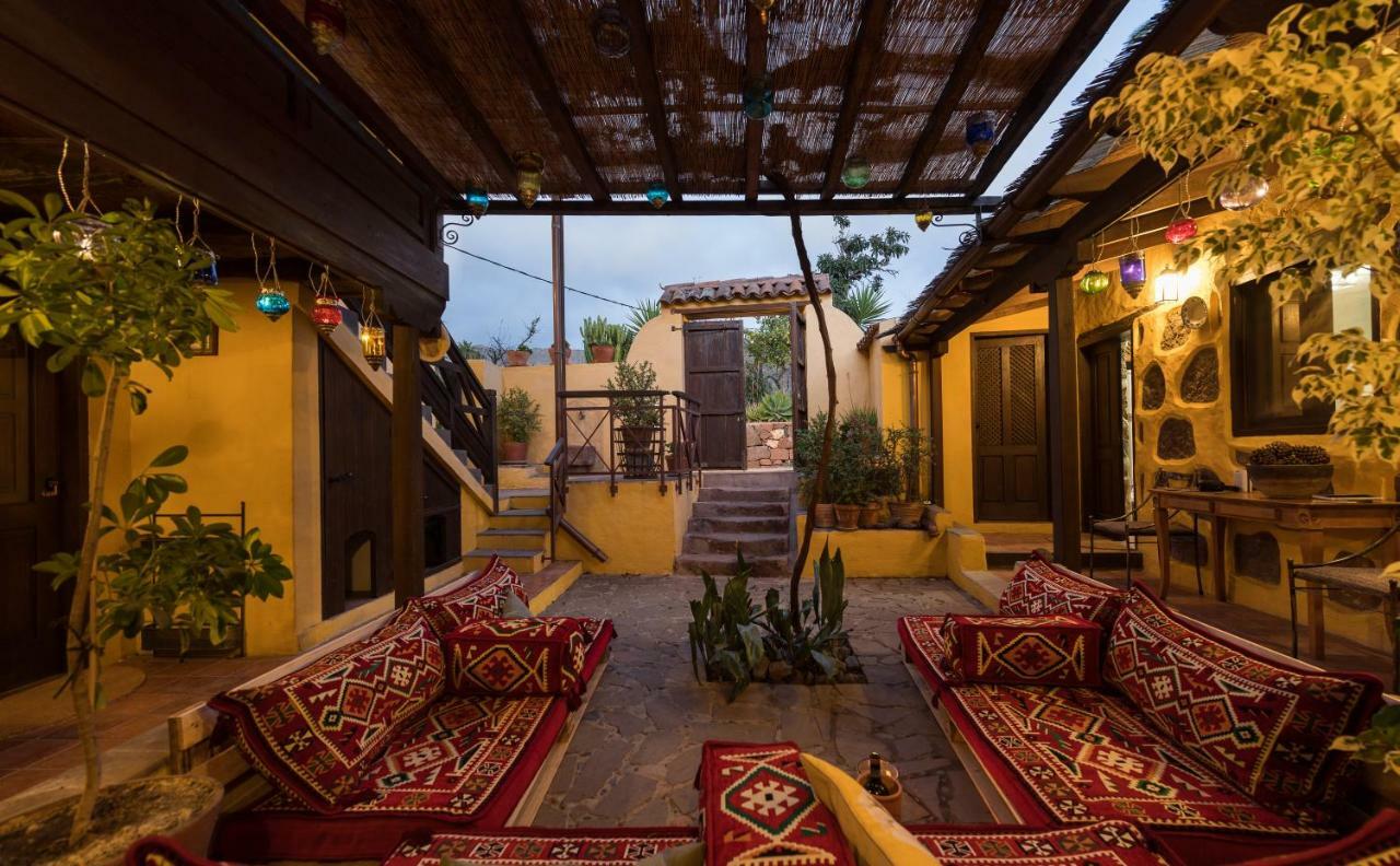Casa rural Bohemian Hideaway - 2 Unique With Shared Pool *