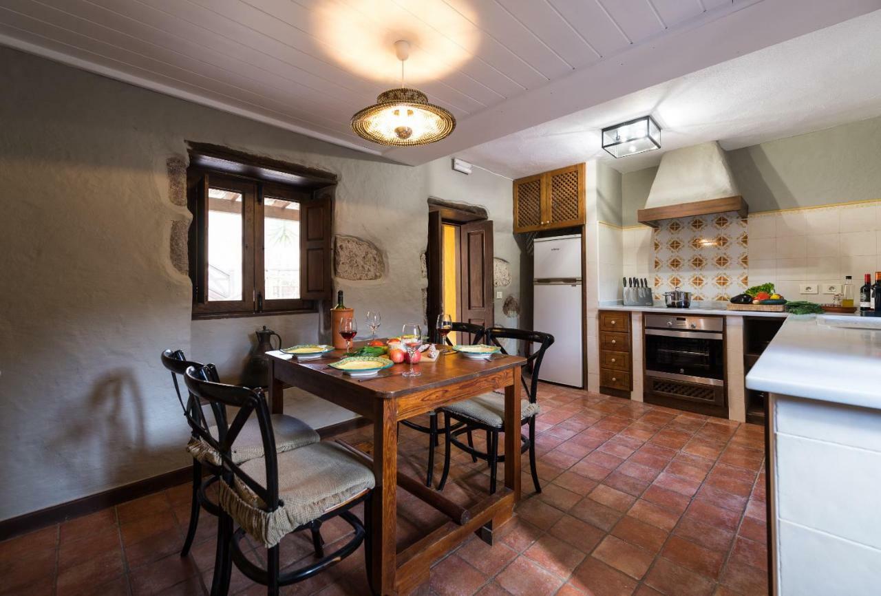 Bohemian Hideaway - 2 Unique With Shared Pool Casa rural Santa Lucía