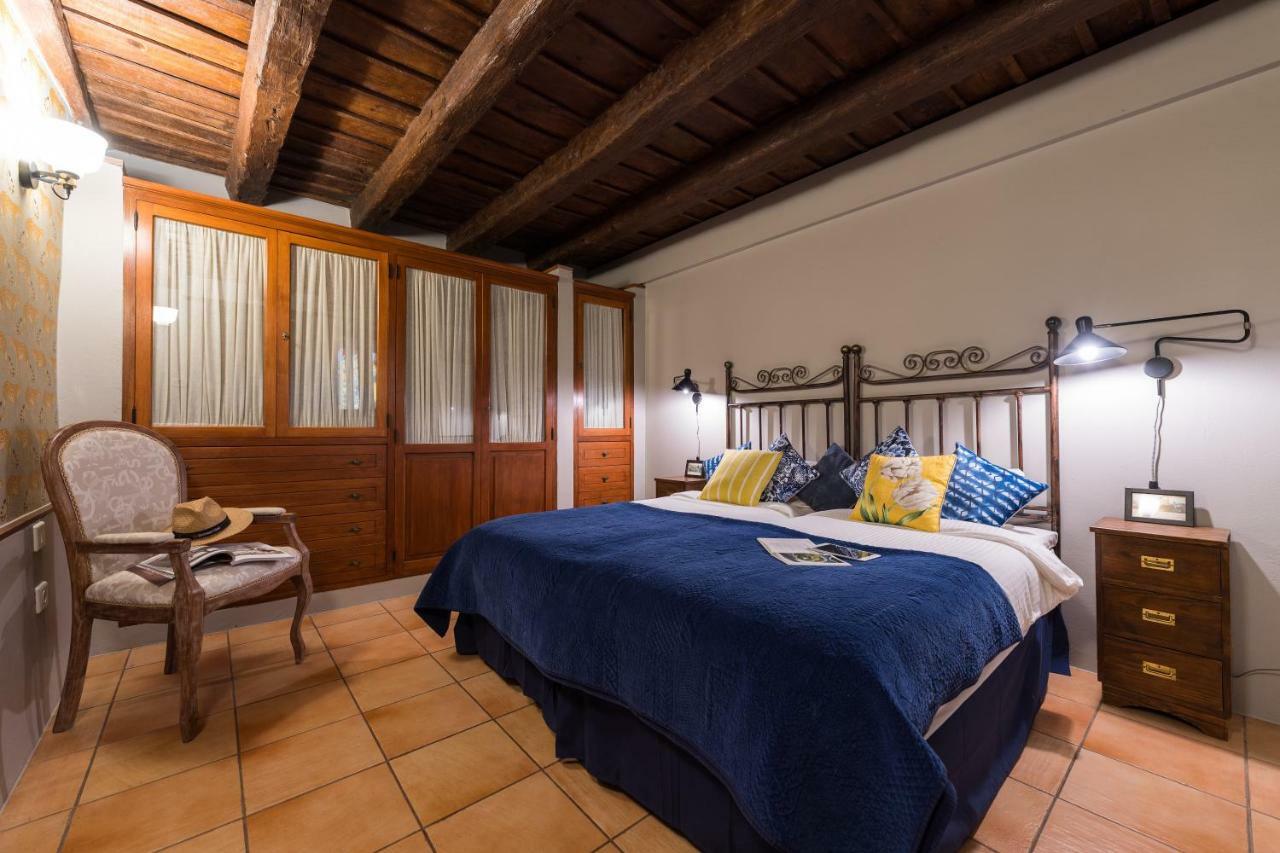Casa rural Bohemian Hideaway - 2 Unique With Shared Pool