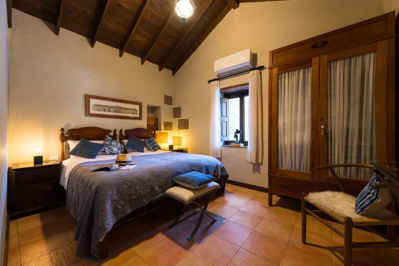 Casa rural Bohemian Hideaway - 2 Unique With Shared Pool *