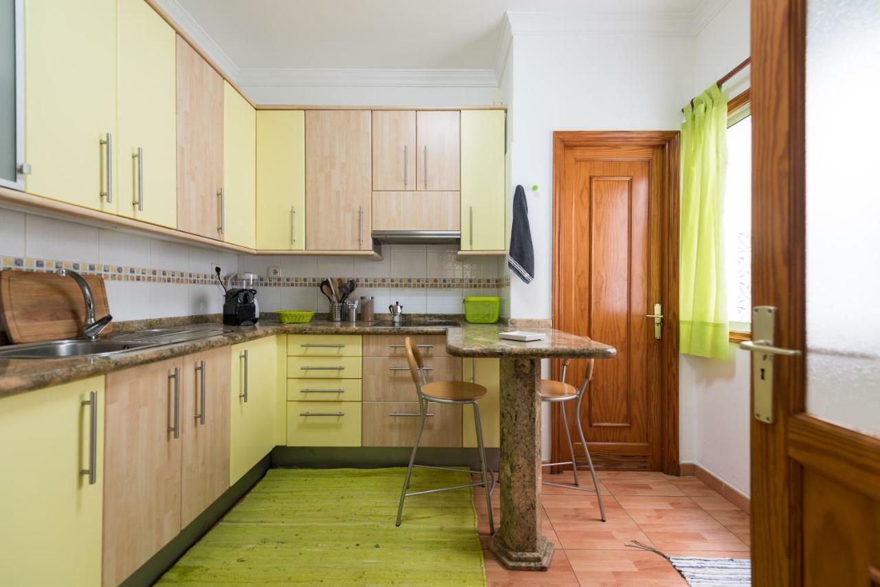 Vivienda Miguel Rosas Apartment