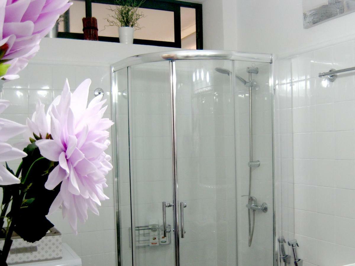 Malibu Con Campo De Tennis Y Piscina Con Solarium