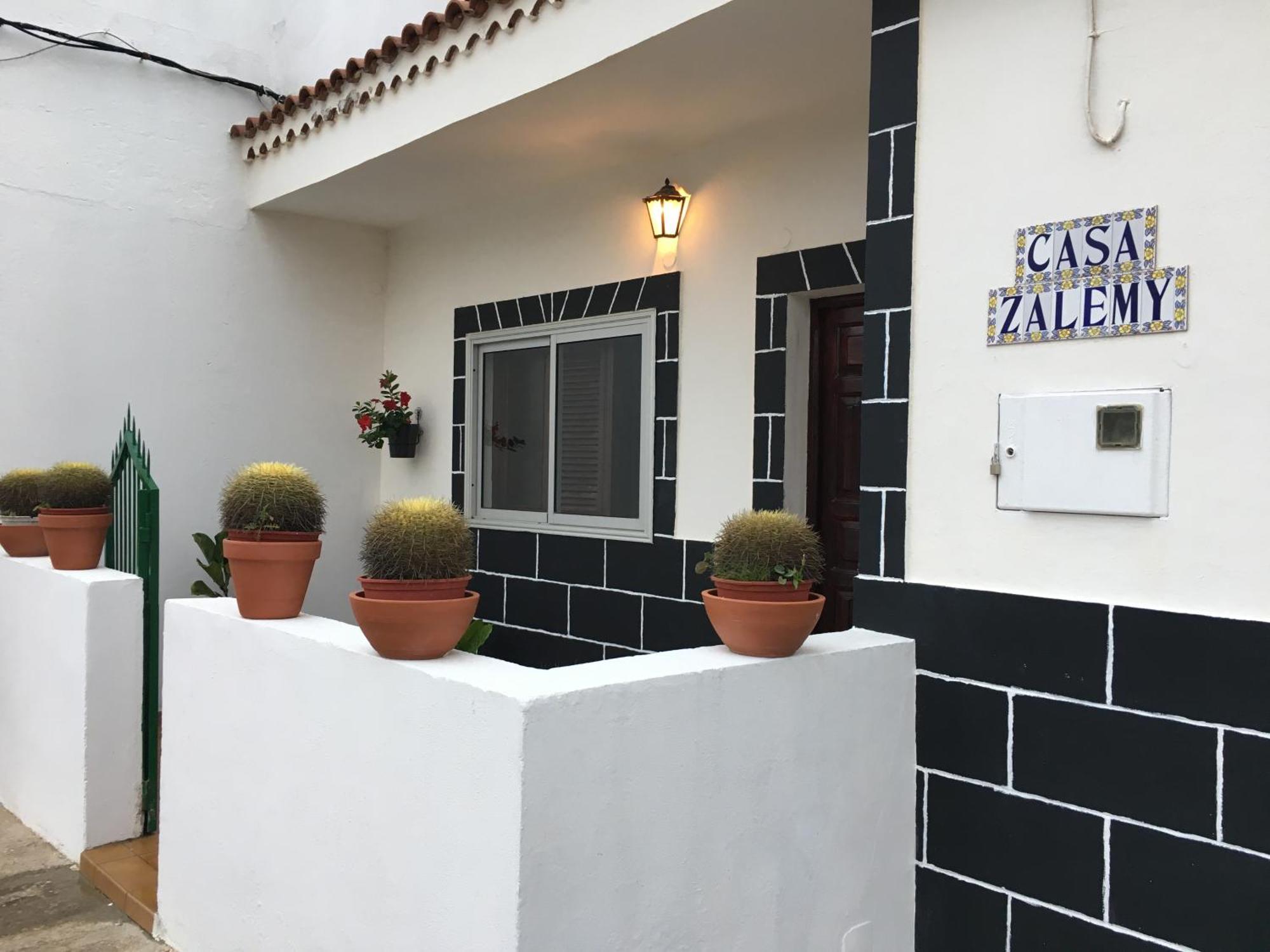 Zalemy Holiday home *
