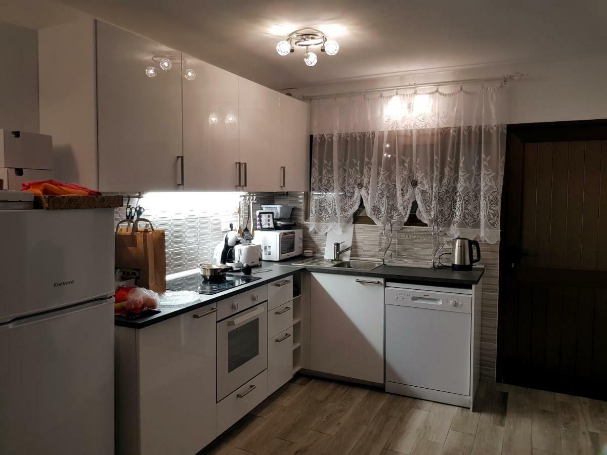 Luxury 2 Bedroom 2 Min From Appartamento