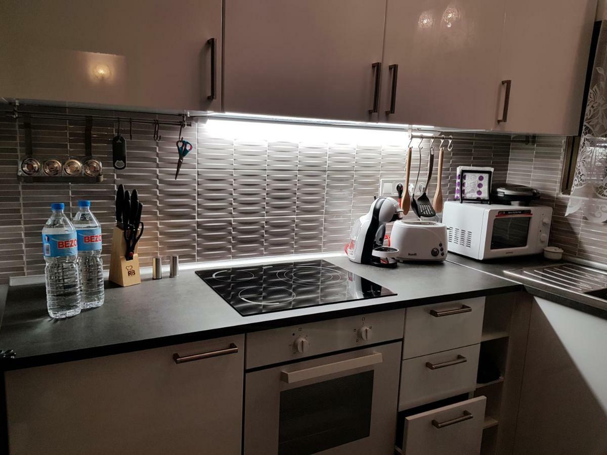 Luxury 2 Bedroom 2 Min From *