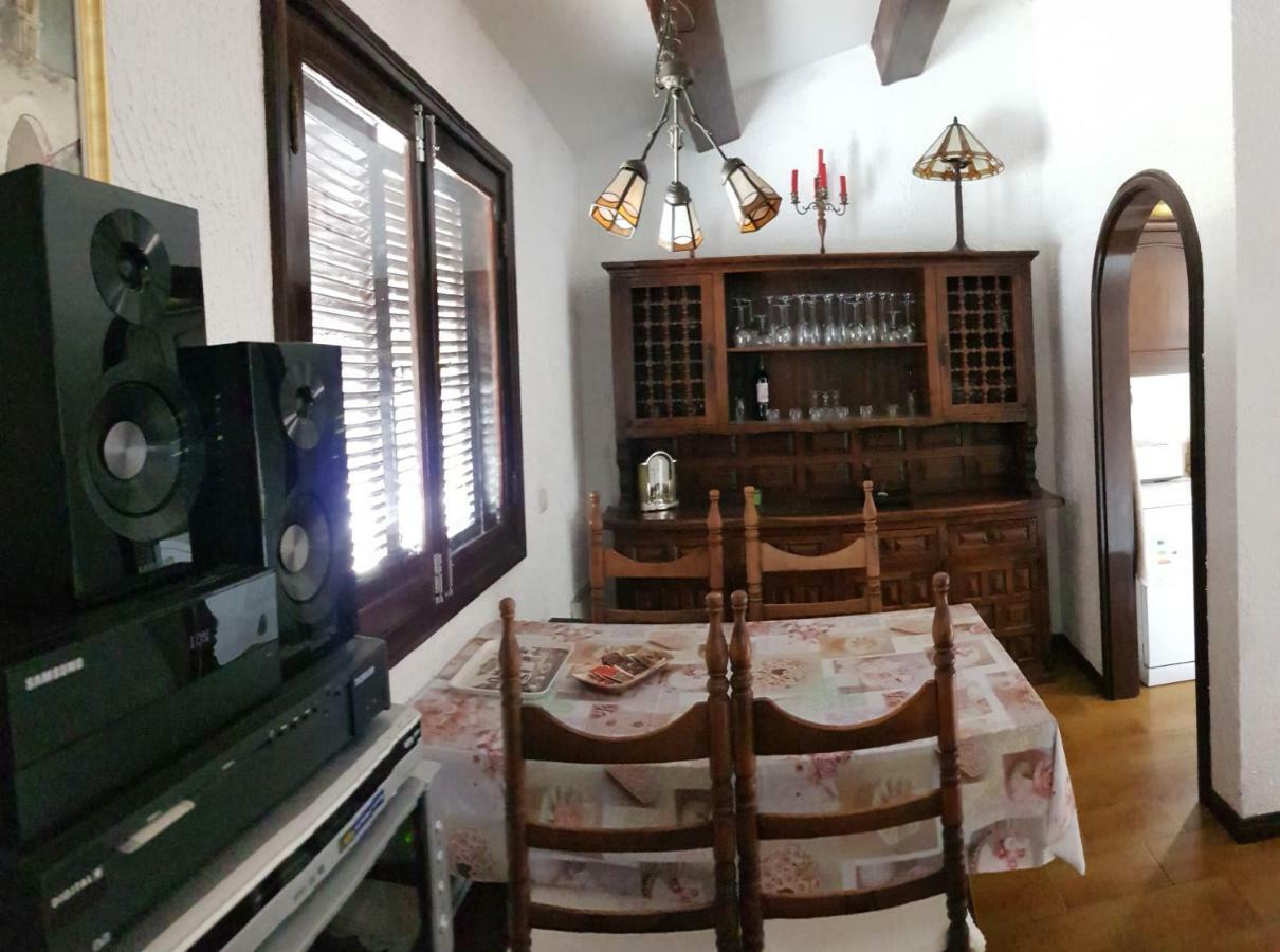 Lovely 2 Bedroom House With Private Garden Villa *