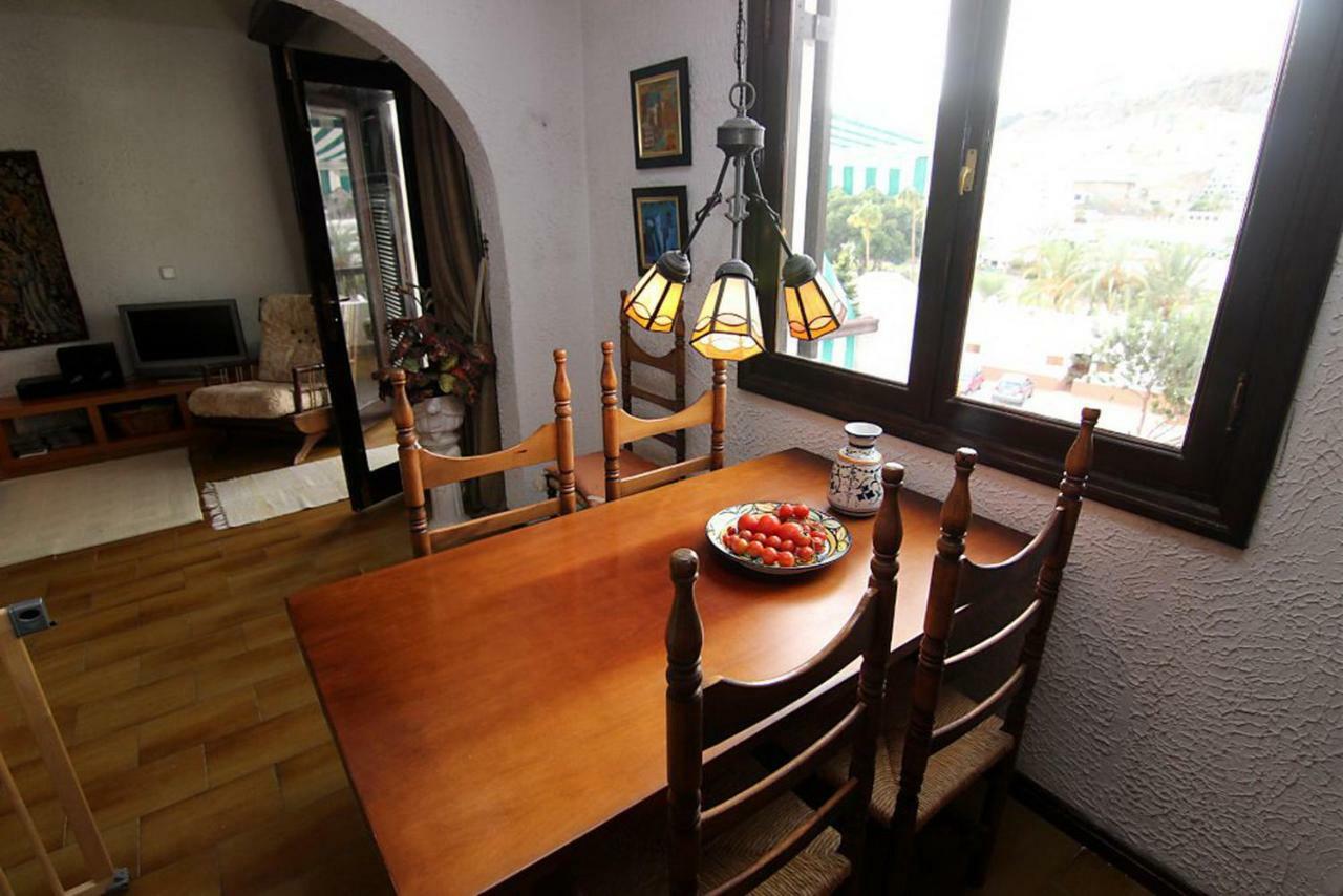 Lovely 2 Bedroom House With Private Garden Villa