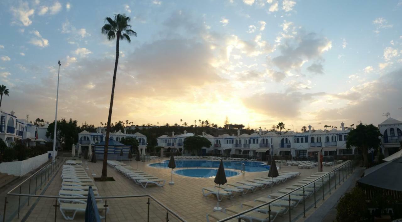 Сasa de vacaciones With Terrace Near The *