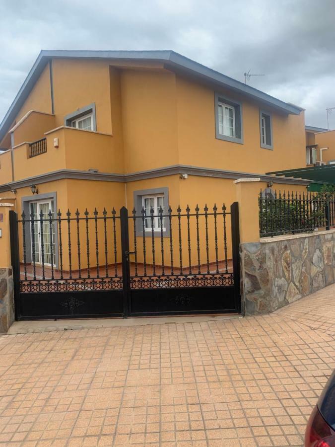 San Agustin 9 Per Near Beach