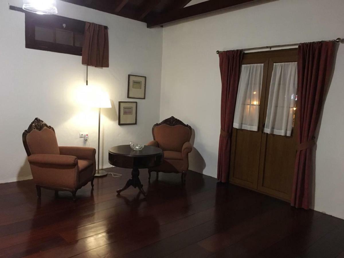 Casa Luna - *