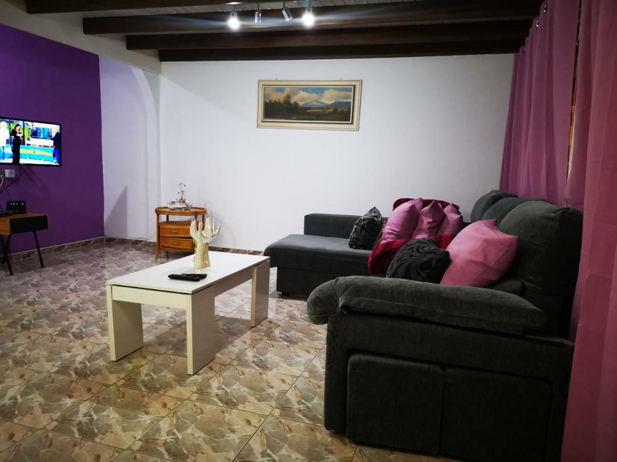 Casa vacanze Nelidas Pri. Bungalow Pool & Wifi Free.