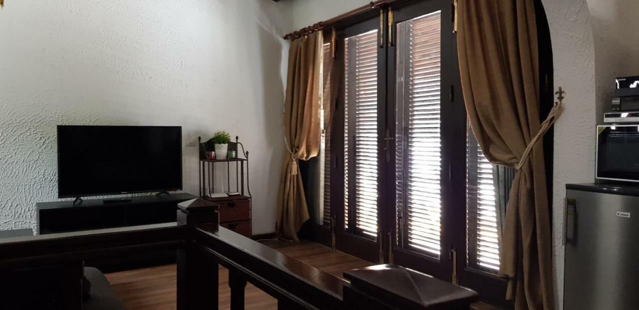 Lovely 2 Bedroom House With Private Garden Villa *