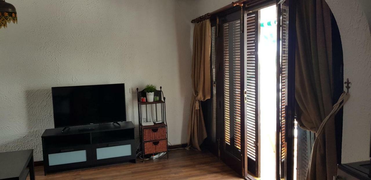 Lovely 2 Bedroom House With Private Garden *