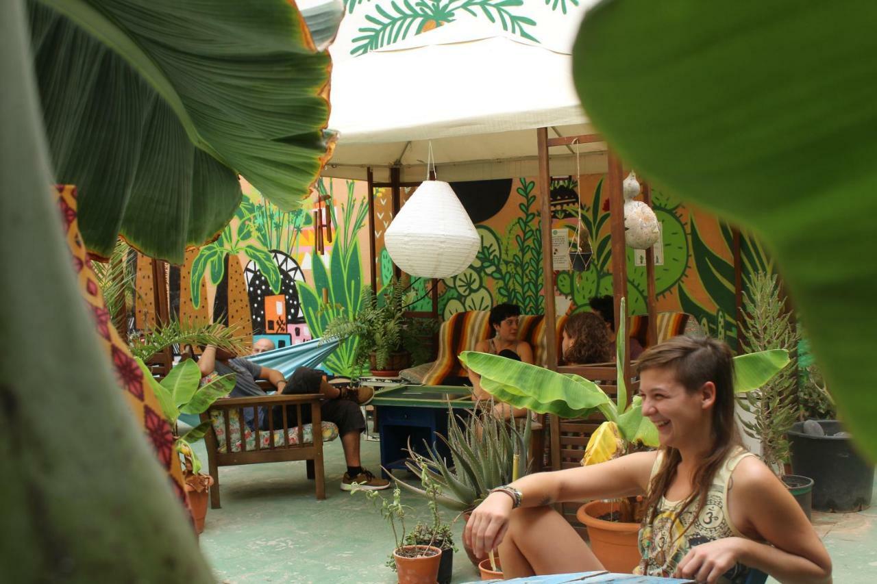 Hostal Tropical House *