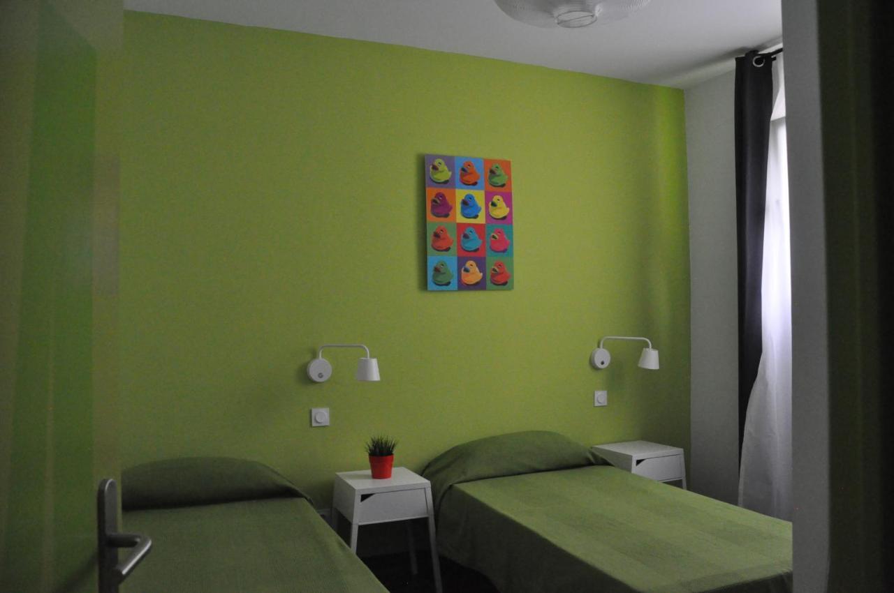 Falow Hostel *