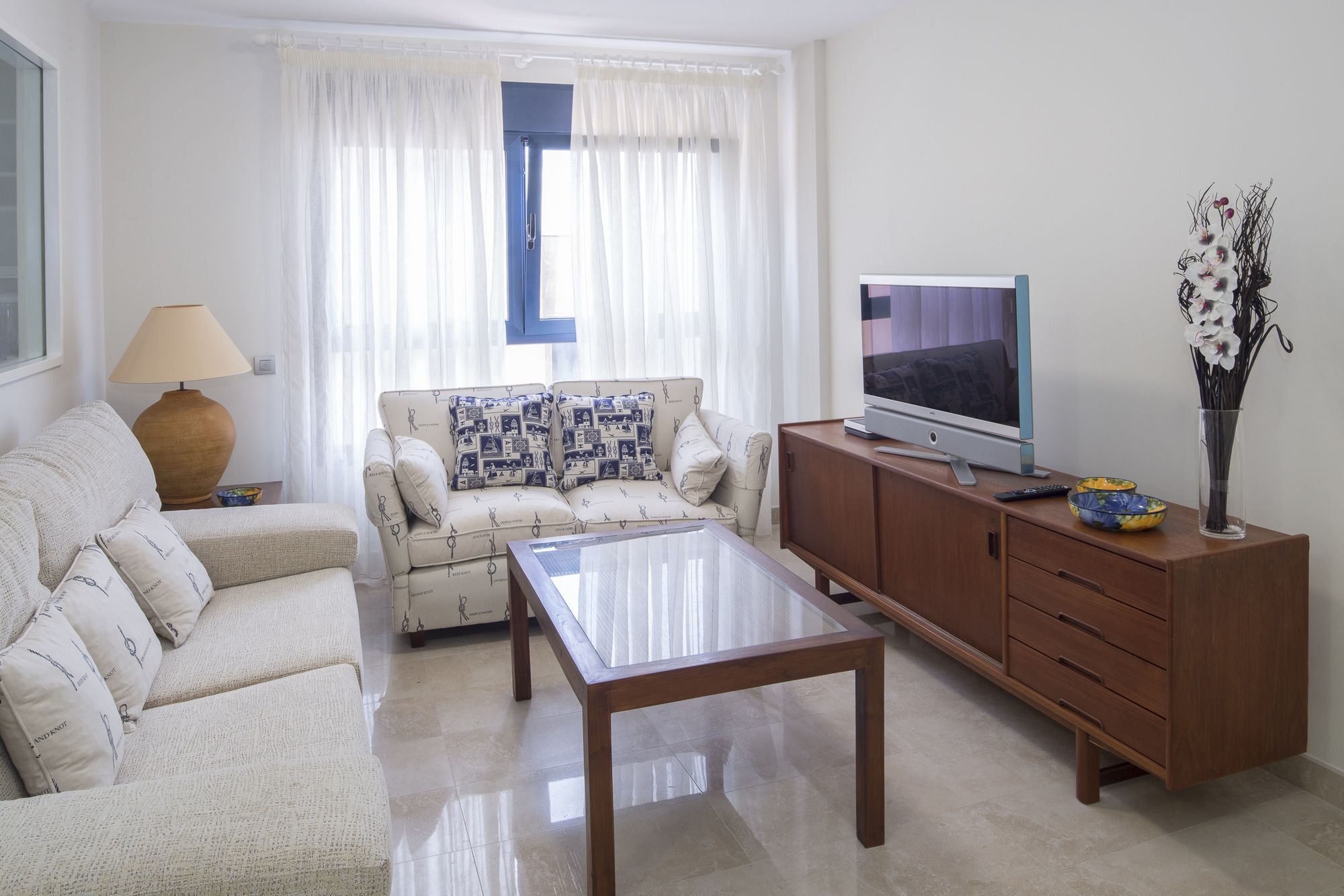 Charming Beachfront Apartamento *
