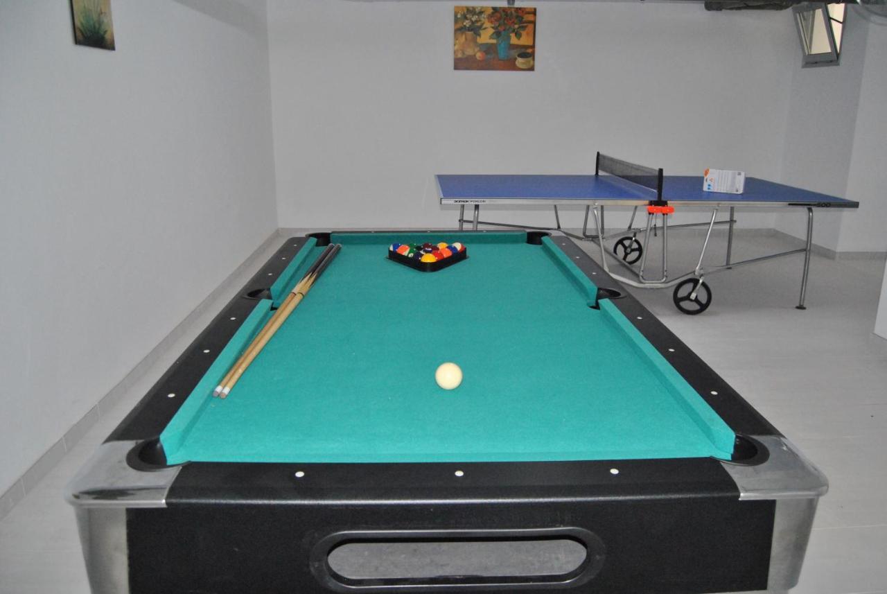Big Tauro With Private Heated Saltwater Pool & Jacuzzi & Bbq & Game & Arcade Games *