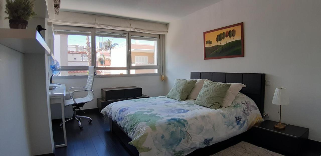 La Marina-ciudad Jardin Apartment *