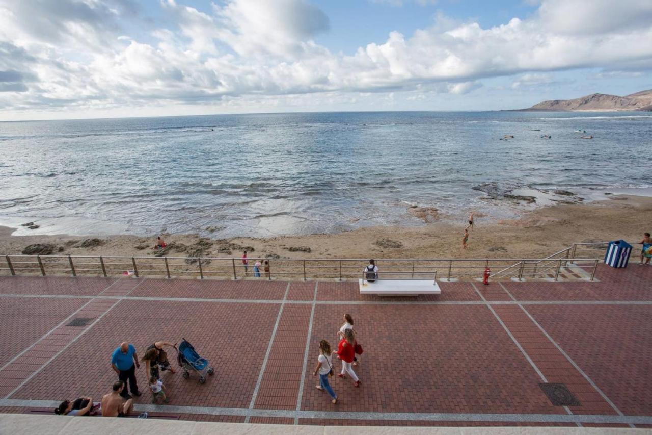 Con Terraza Y Piscina En Canteras *