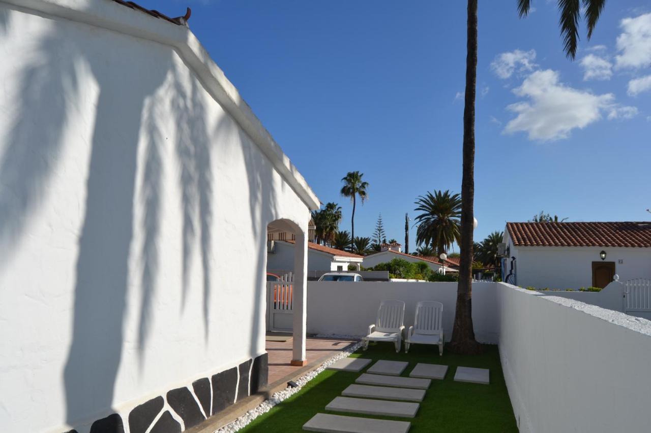 White Exclusive Bungalow. 2 Rooms, Garden & Pool.