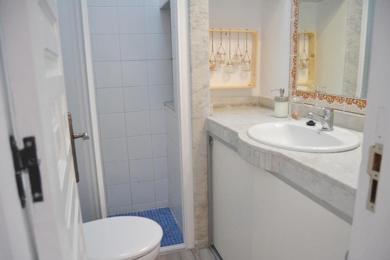 White Exclusive Bungalow. 2 Rooms, Garden & Pool.