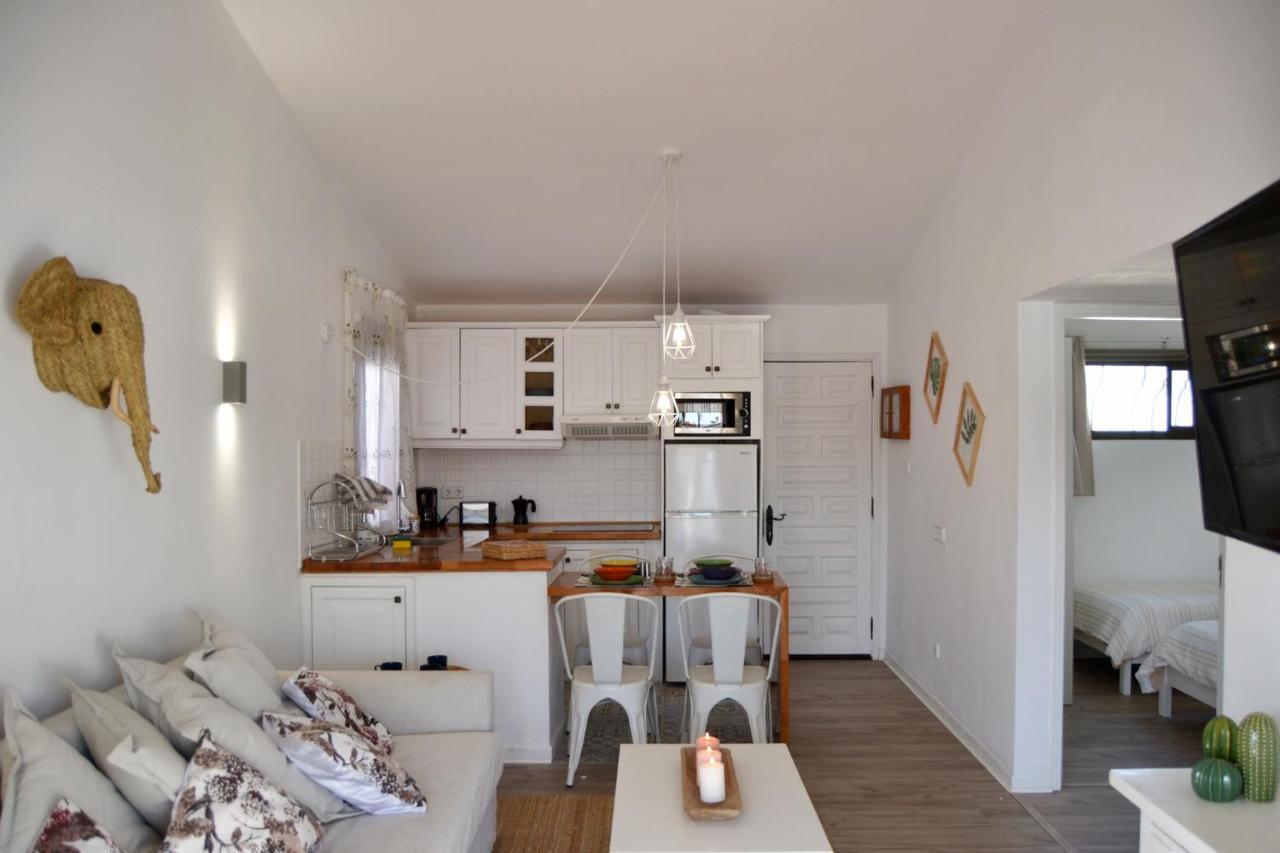 White Exclusive Bungalow. 2 Rooms, Garden & Pool. * Maspalomas (Gran Canaria)