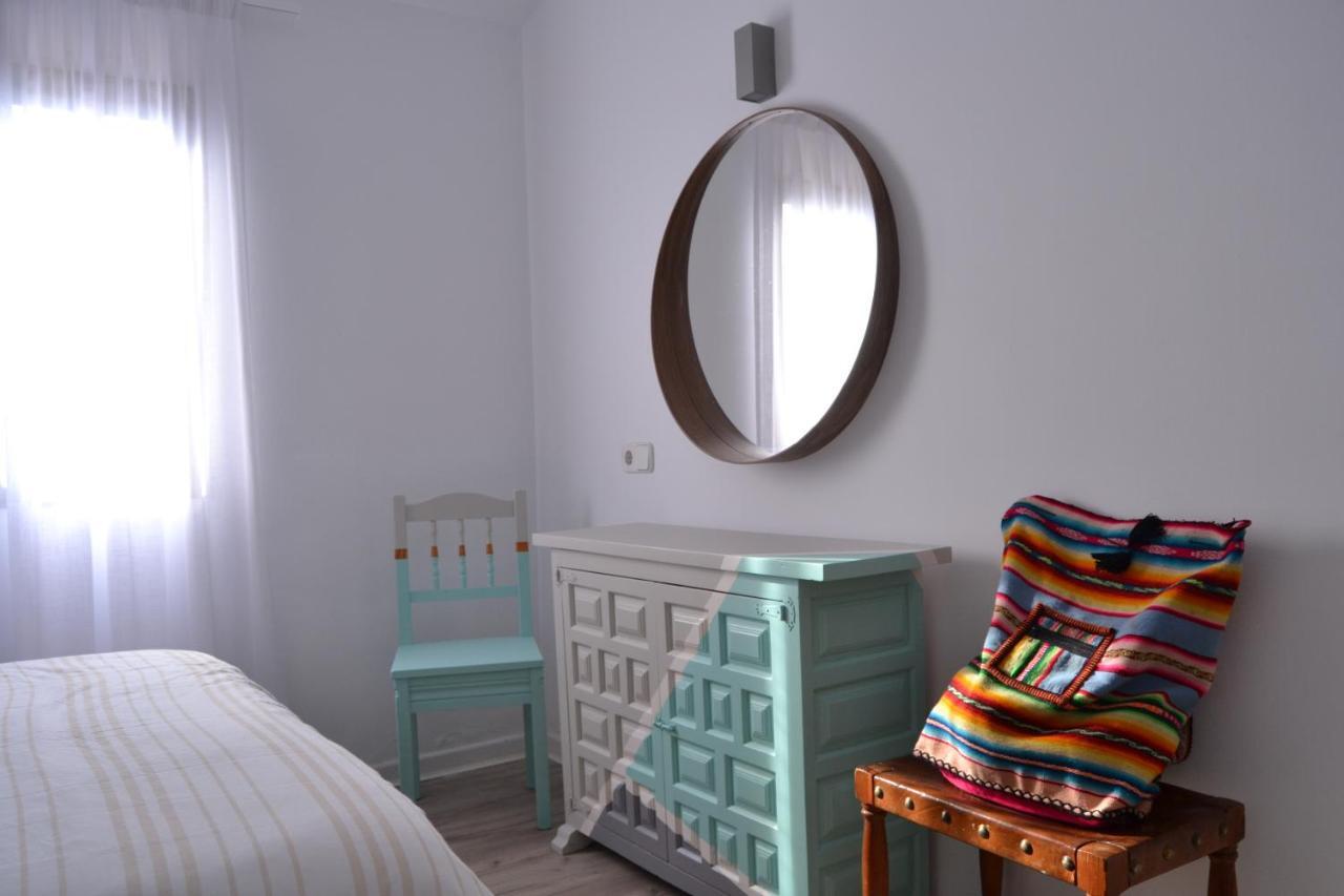 White Exclusive Bungalow. 2 Rooms, Garden & Pool. Сasa de vacaciones *