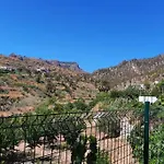 Casa Rural Los Cipreses. Cercados De Arana