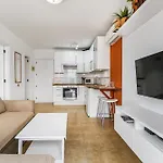 Bright Amadores Seaview Apartment