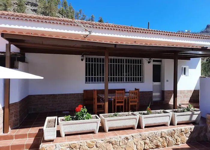 Casa Rural Los Cipreses. Cercados De Arana