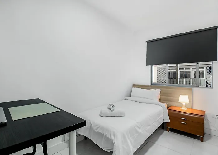 Las Palmas Comfort Rooms
