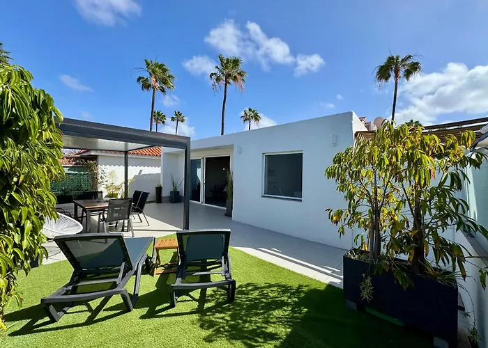 Maspalomas Pakuana