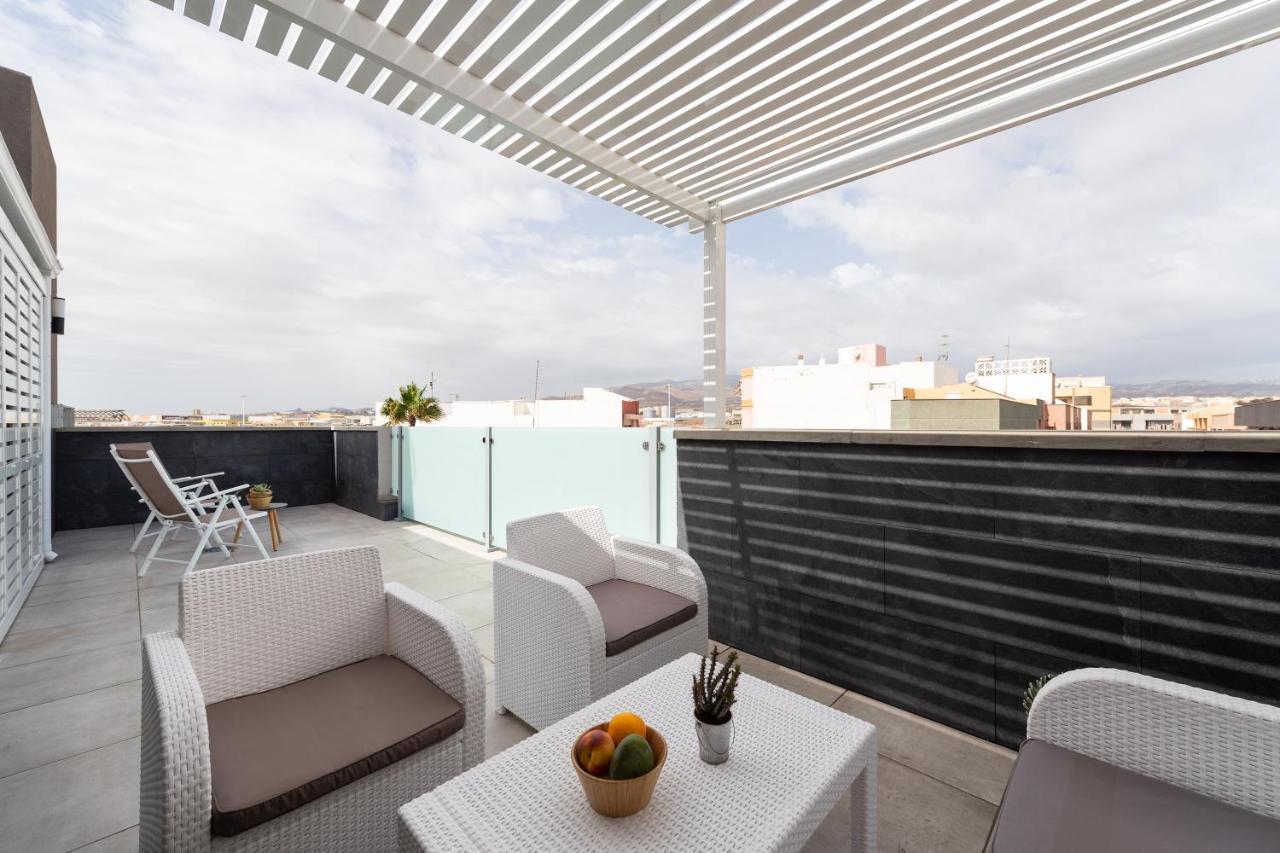 Durmiendo Sobre El Mar, Vivienda Riscos * Telde