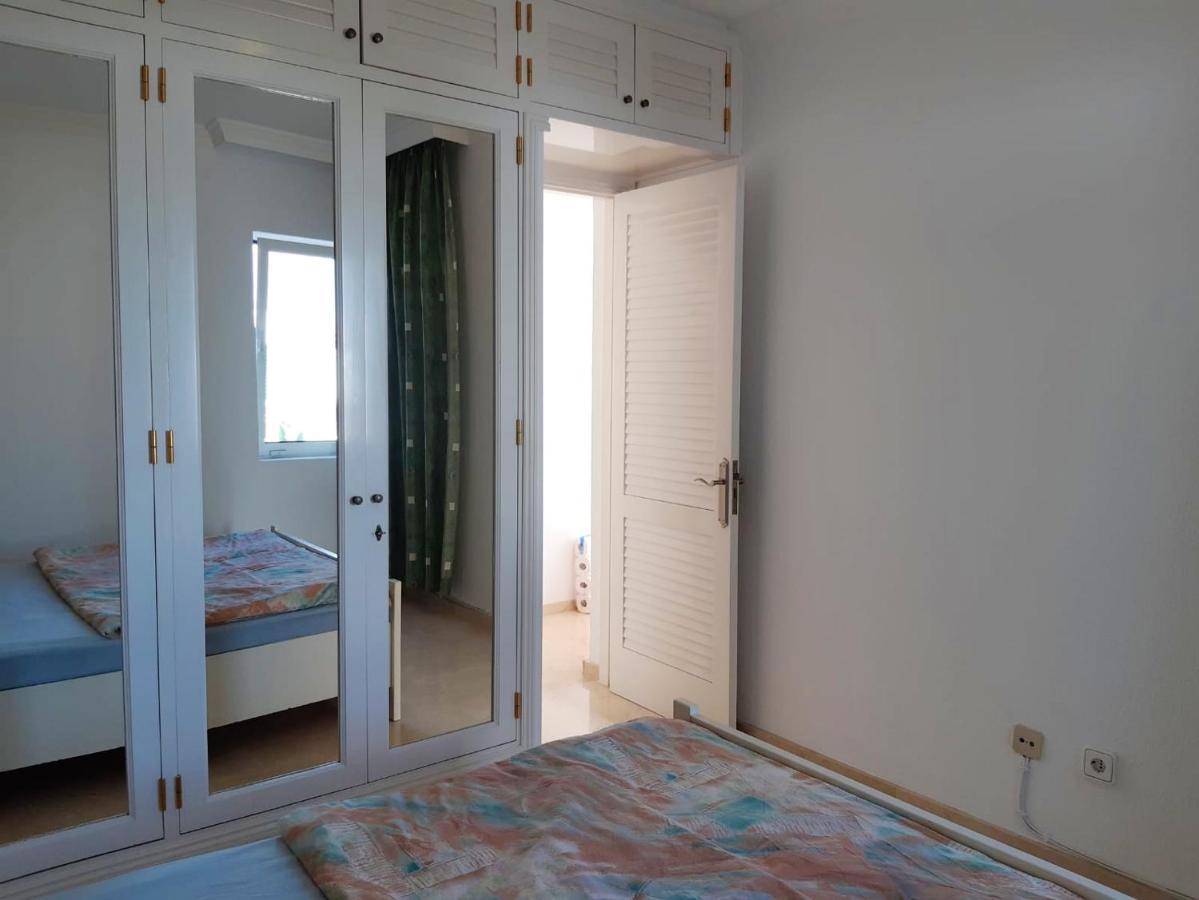4 Bedrooms With Private Pool Enclosed Garden And Wifi At De Tirajana Villa