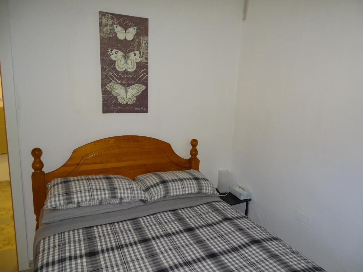 Rickaty Bed And Breakfast, Airport Hotel, De Aeropuerto, Palmas Airport, Gran Canaria Airport, Lpa, Spain Bed & Breakfast