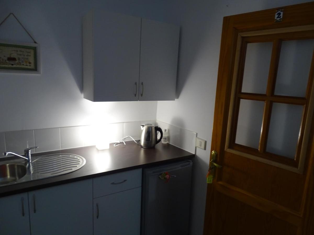 Rickaty Bed And Breakfast, Airport Hotel, De Aeropuerto, Palmas Airport, Gran Canaria Airport, Lpa, Spain Bed & Breakfast