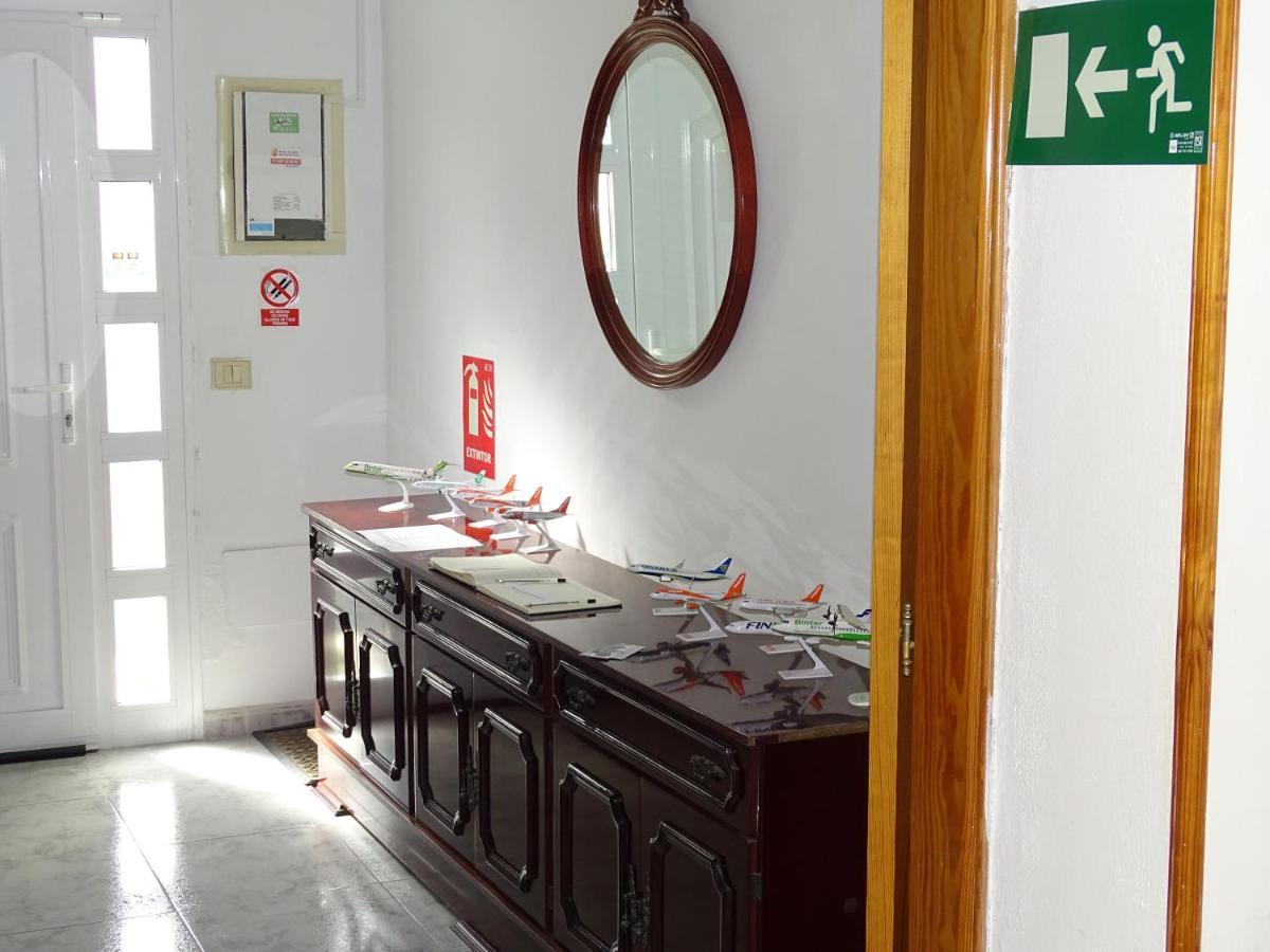 Bed & Breakfast Rickaty Bed And Breakfast, Airport Hotel, De Aeropuerto, Palmas Airport, Gran Canaria Airport, Lpa, Spain Las Majoreras