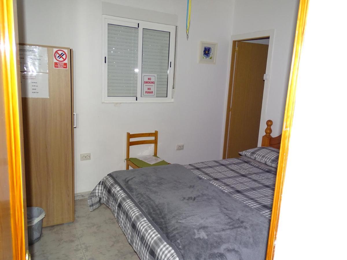 Bed & Breakfast Rickaty Bed And Breakfast, Airport Hotel, De Aeropuerto, Palmas Airport, Gran Canaria Airport, Lpa, Spain