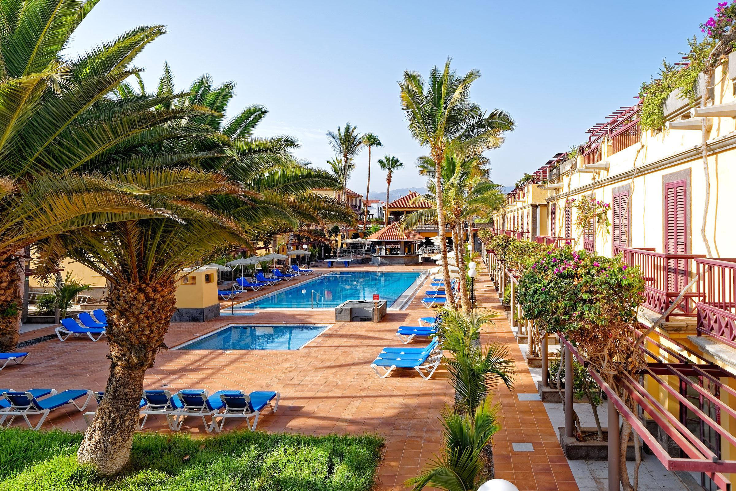 Oasis Club Aparthotel
