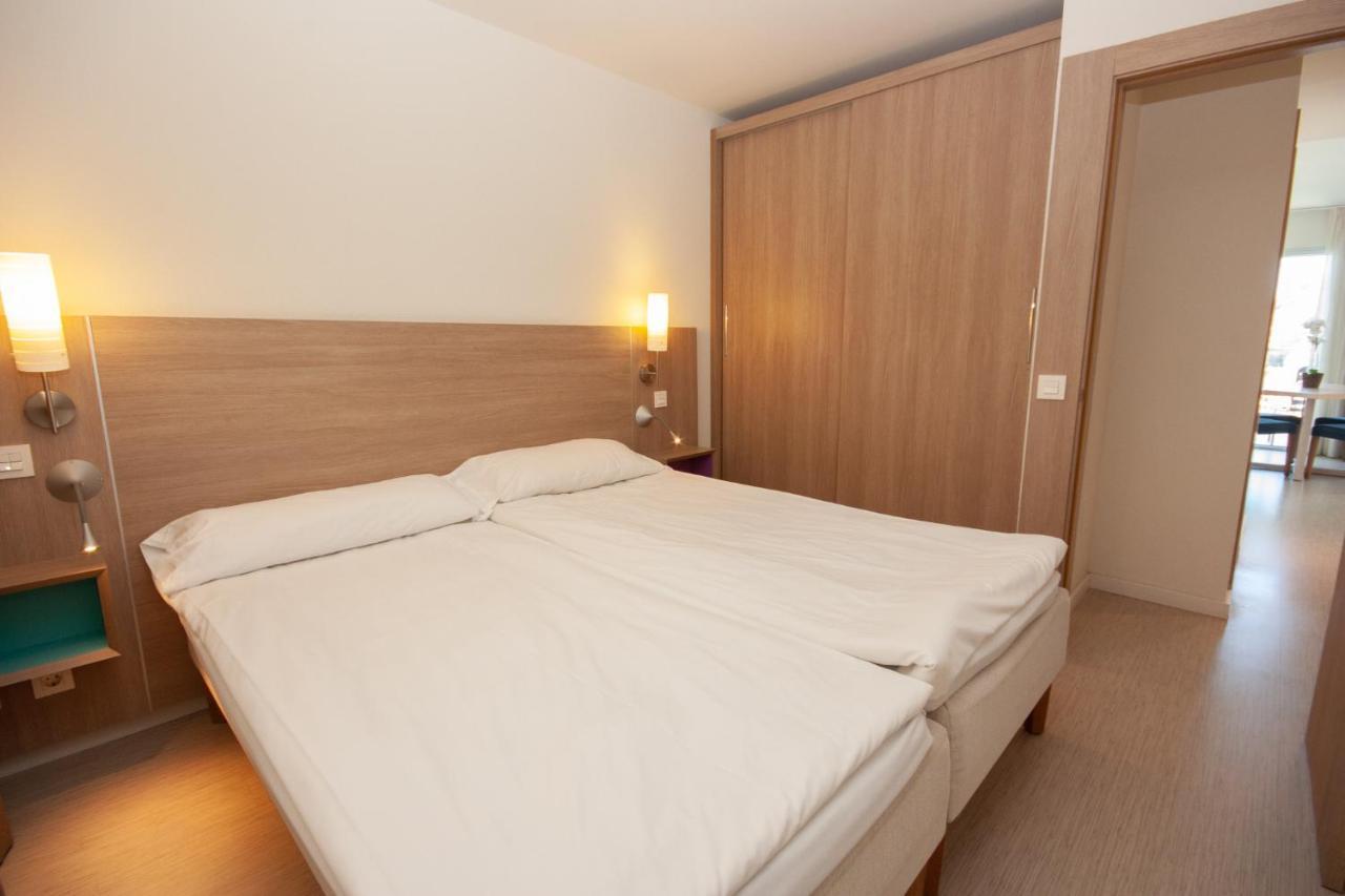 Apartment Superior 2 Bedroom Penthouse, Almost On The Beach. *