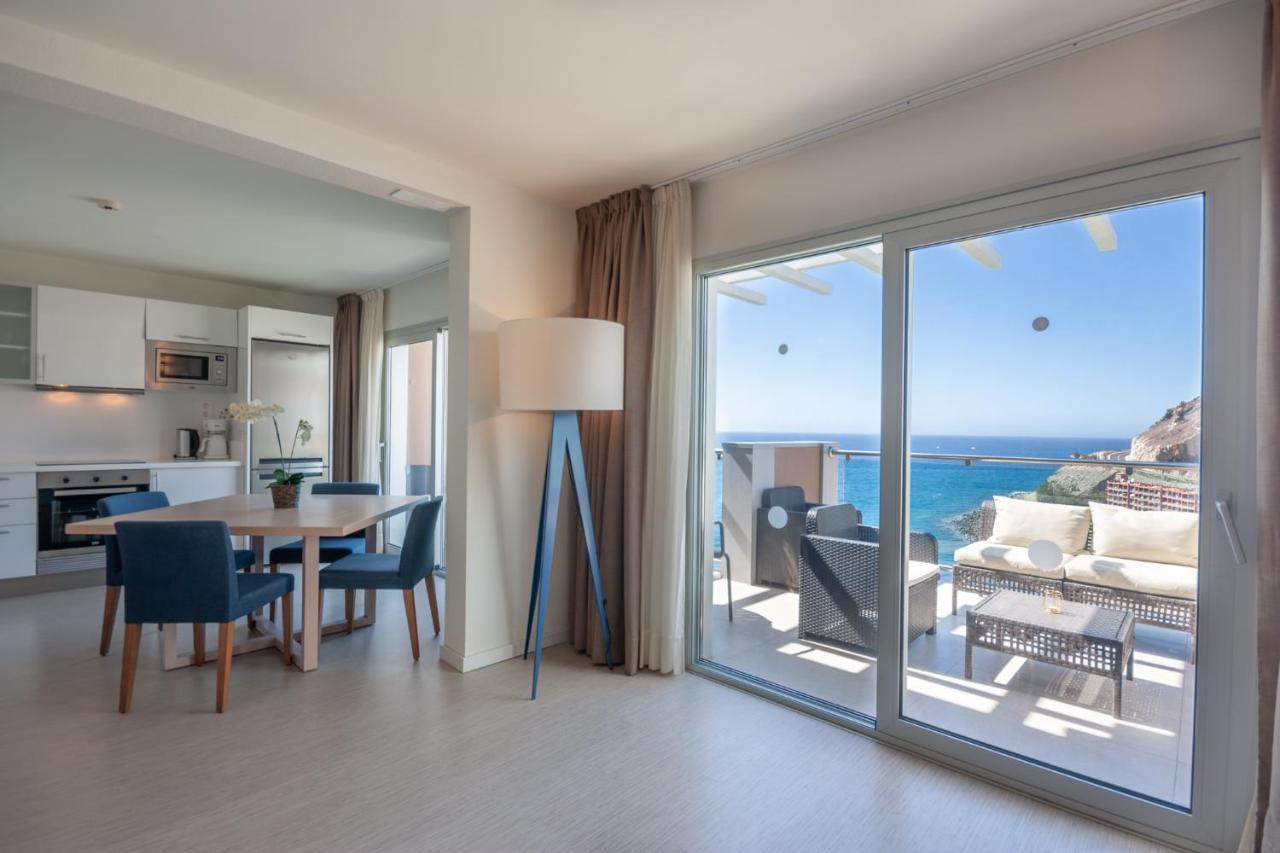 Superior 2 Bedroom Penthouse, Almost On The Beach. Apartment