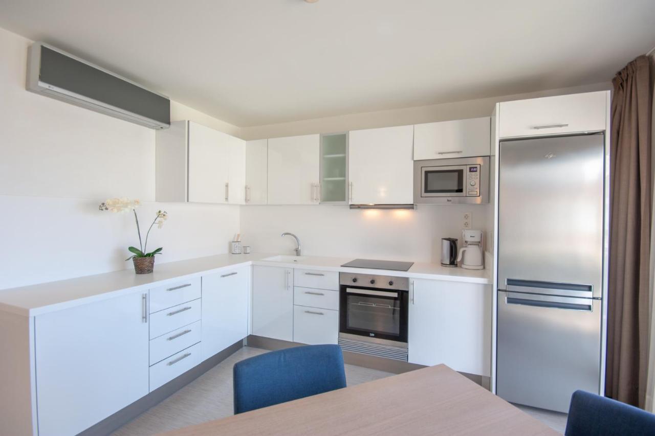 Superior 2 Bedroom Penthouse, Almost On The Beach. *