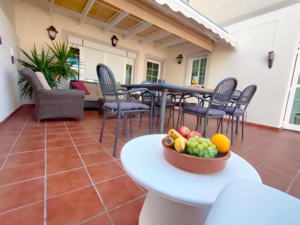 Modern House With Large Chill Out Terrace And Jacuzzi Apartment