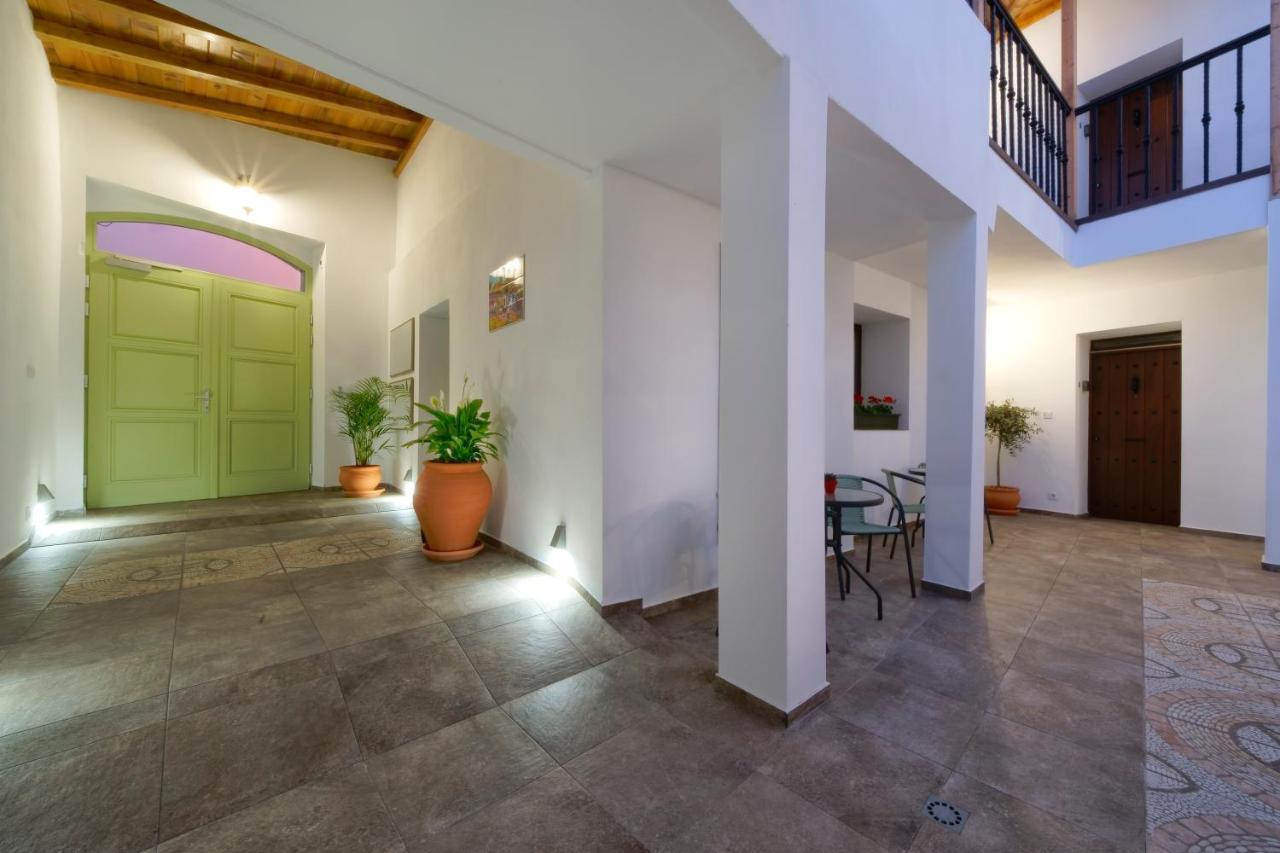 Casa Comfortable Air-conditioned Modern (adults Only)